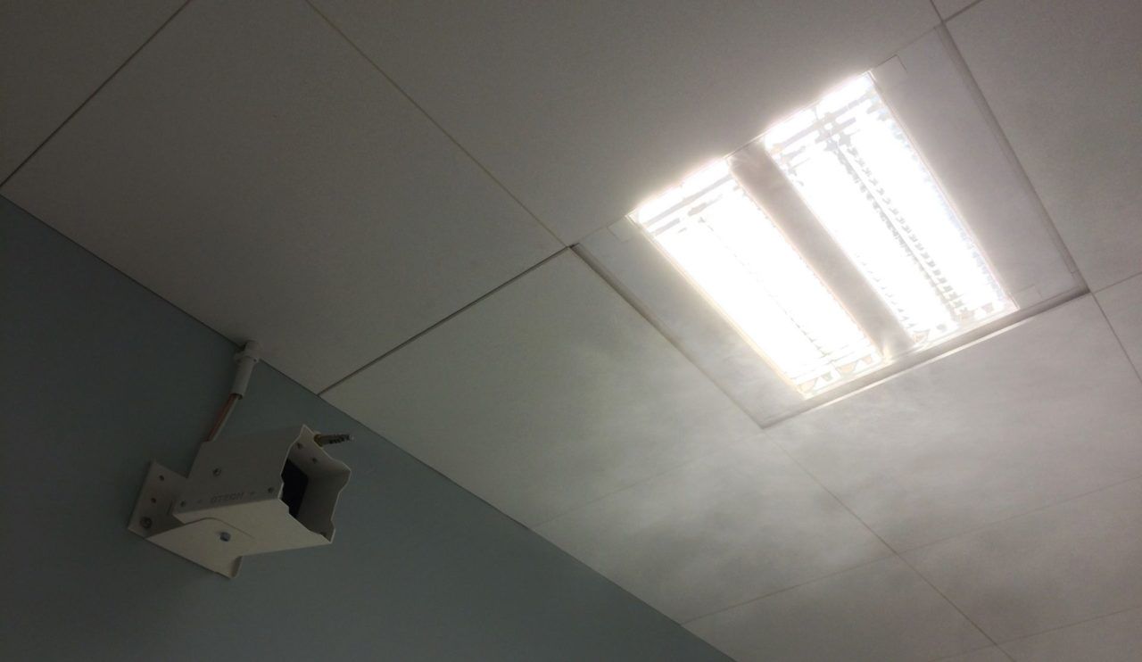 Nawilżacz powietrza w biurach sklepach laboratoriach